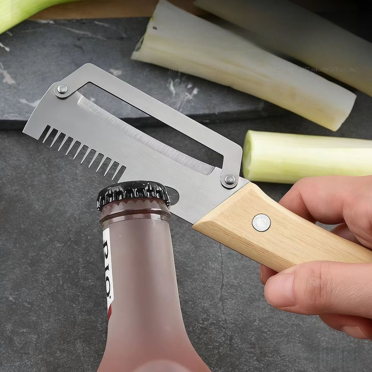 SliceGrip Pro Stainless Steel Onion Holder & Peeler Tool - Buy 1 Get 1 Free